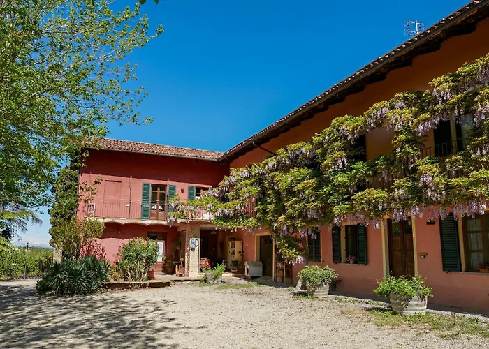 Cascina Sant'eufemia Lantgård Sinio