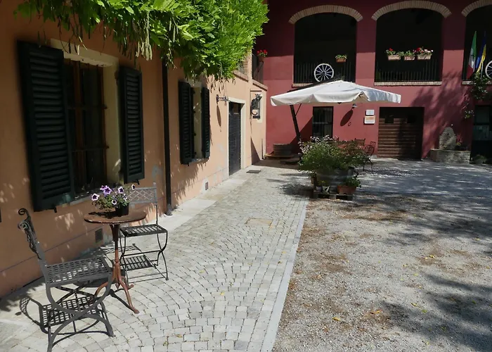 مزرعة للإقامة Cascina Sant'eufemia